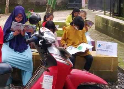 Lembaga Sosial AAI Perancis Bantu Motor Baca Keliling Taman Bacaan di Bogor