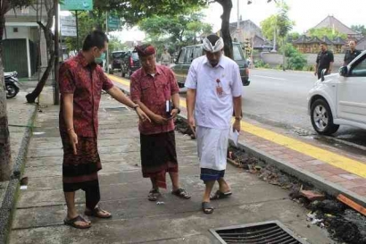 Sadarkah Bahwa Trotoar Sisi Jalan di Bali Membahayakan Pejalan Kaki?