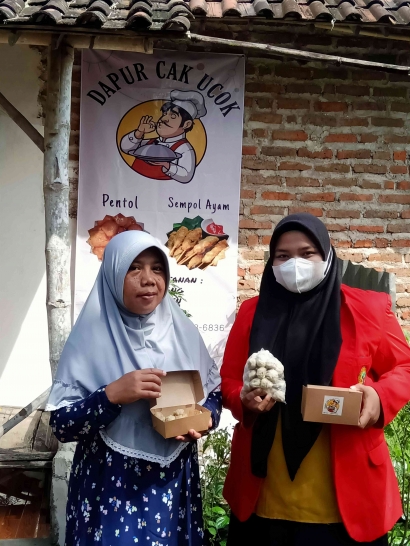 Tetap KKN walau Masih Pandemi, Mahasiswi UNTAG Surabaya Bergerak Membantu UMKM Masyarakat Dlanggu, Mojokerto