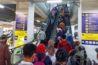 Sering Mati, Eskalator Stasiun Manggarai Bikin Penumpang Pegal Linu