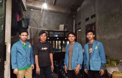 Mahasiswa Unpam Membantu Merancang Sistem Informasi Penjualan di Depot Air Minum Putri