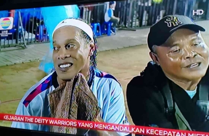 Ronaldinho Menyesal Main "Sepakbola Dagelan" di Indonesia?