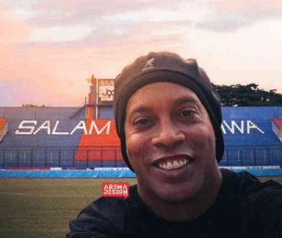 Ronaldinho dan Gonzales, Pemain Sepakbola Tua-Tua Kelapa