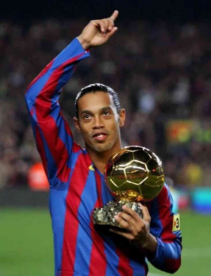 Belajar Menata Motivasi Bermain Sepak Bola dari Ronaldinho, Peraih Ballon d'Or 2005