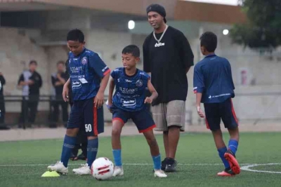 Ronaldinho Berbagi Tips untuk Anak Muda Indonesia