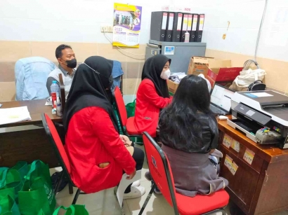 Pelaksanaan Program Optimalisasi Kalimasada Dispendukcapil Kota Surabaya oleh Mahasiswa Magang MBKM-A di Kelurahan Kapasari
