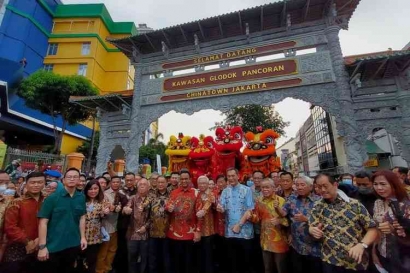 Upaya Membangun Persatuan dan Kerukunan, Gubernur DKI Jakarta Resmikan Gapura Chinatown