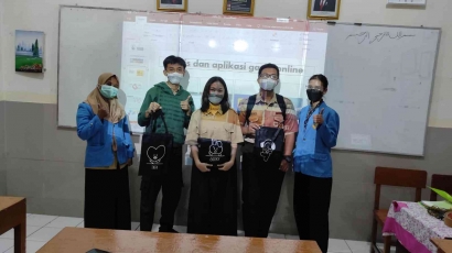 PKM Penyuluhan Pengaruh Game Online terhadap Minat Belajar Siswa SMA Triguna Utama UIN Syarif Hidayatullah Jakarta