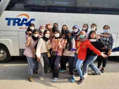 Mahasiswa Untag Surabaya Melakukan Penyuluhan Event Organizer di desa Minggirsari, Blitar Jawa Timur