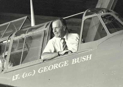 Kisah Mantan Presiden Amerika Serikat George H.W. Bush yang Pernah Luput dari Maut