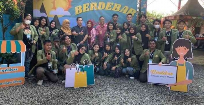 Meriah! Ini yang Dilakukan Mahasiswa KKNT-MBKM UPN Veteran Jawa Timur di Bale Tani