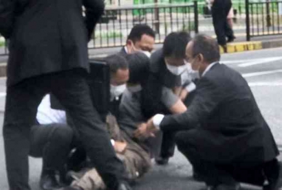Mantan PM Jepang Shinzo Abe Kritis Ditembak, Meninggal Dunia