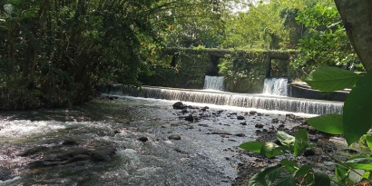 Bermain Air di Kalikuning, Purwomartani, Alami dan Segar Sekali