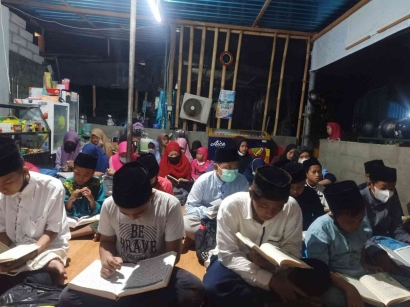 Mengenalkan Arab Pegon kepada Anak-Anak Muslim di Bali