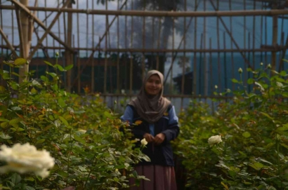 Greenhouse Mawar: Upaya Memupuk Jiwa Konservatif Santri Darul Inayah