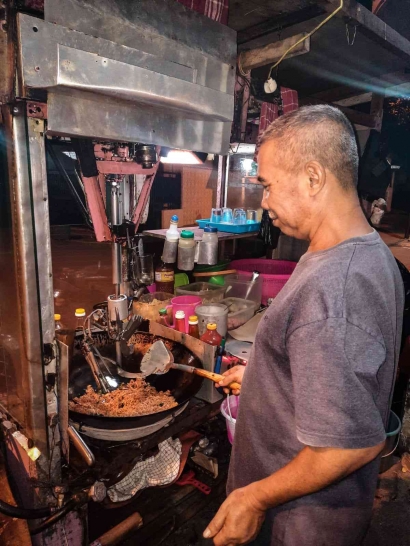 Kisah Penjual Nasi Goreng Robot di Kota Malang