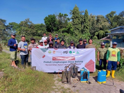 Mahasiswa KKN UM Bersama dengan Karang Taruna serta Warga Desa Belung Melaksanakan Kegiatan Sosial di Desa Belung