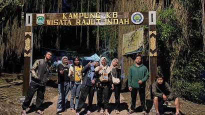 Mahasiswa KKN UM 2022 Gelar Proyek Pengembangan Wisata Rajut Indah Desa Senggreng