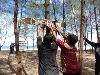 Upaya Mahasiswa Pengabdian UM dalam Meningkatkan Fasilitas Wisata Pantai Bajul Mati