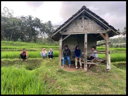 Hidden Gems, Mahasiswa KKN UM Temukan Potensi Perkebunan untuk Video Promosi di Desa Donomulyo