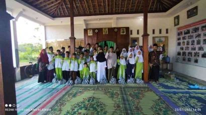Peringatan Hari Anak Nasional 2022 LKSA Al-Bukhori Mangunan Agendakan Sejarah Haji dan Santuni Anak Yatim Piatu