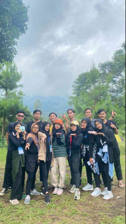 Mengoptimalkan Media Sosial, Mahasiswa KKN Universitas Negeri Malang Berupaya Mempromosikan Tempat Wisata di Desa Padusan