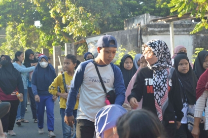 Mahasiswa KKN UM 2022 Mengadakan Jalan Sehat Warga Kelurahan Tempurejo di Wisata Sumber Banteng