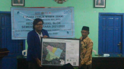 Mahasiswa KKN UM Memperbarui Peta Administrasi Desa Banjarejo Kecamatan Pakis Kabupaten Malang