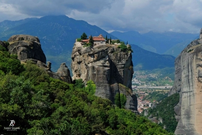 Biara-Biara di Atas Langit Meteora