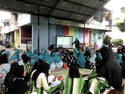 Masyarakat Semarang Mulai Pilah dan Manfaatkan Sampah Lewat Sosialisasi Pemilahan dan Pemanfaatan Sampah Rumah Tangga