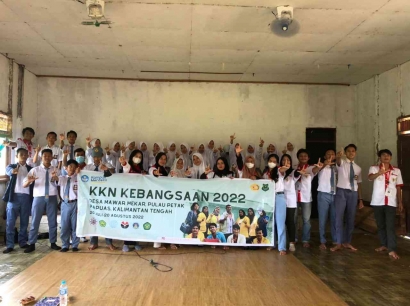 Mahasiswa KKN Kebangsaan Tanamkan Pentingnya Pendidikan pada Siswa/I SMA Negeri 1 Pulau Petak