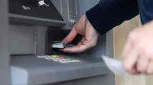 Kiamat ATM Sudah Dekat, Bagaimana Nasib Uang Kartal?