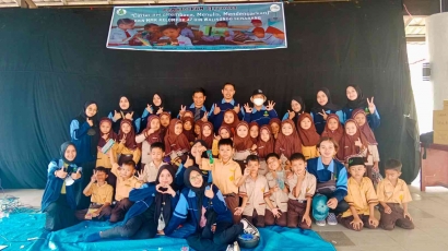Mahasiswa KKN Mandiri Misi Khusus Kelompok 47 UIN Walisongo Semarang Mengajak Siswa Belajar Berliterasi