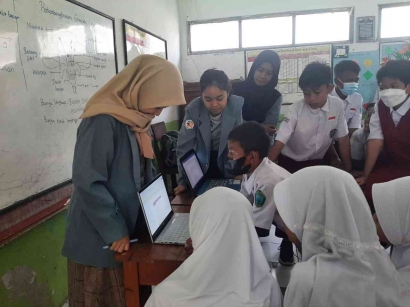 KKN Tematik UPI 2022: Pelatihan Penggunaan Microsoft Word dan Microsoft Powerpoint bagi Siswa Sekolah Dasar di Desa Cileunyi Kulon