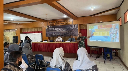 Mahasiswa KKN UPI Melaksanakan Seminar dengan Tema "Mewujudkan Air dan Sanitasi Layak Bagi Masyarakat Melalui Parenting Toilet Training serta Pengolahan Limbah Bagi Masyarakat" di Desa Rancakasumba, Kabupaten Bandung