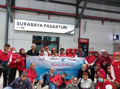 Kunjungan Wisata P2Tel Jakarta Timur ke Jawa Timur