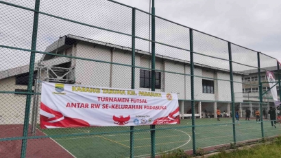KKN Tematik Kelompok 64 UPI Berkolaborasi bersama Karang Taruna Kelurahan Padasuka Mengadakan Kegiatan Turnamen Futsal Antar RW Se-Kelurahan Padasuka Tingkat Kelompok Usia 9-14 Tahun