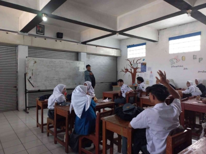 Sosialisasi Pencegahan Kolestrol untuk Guru dan Siswa SMK Pasundan 3 Kota Cimahi