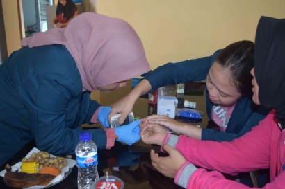 Medical Check-Up Gratis dalam Semarak HUT RI 77 di Jabungan