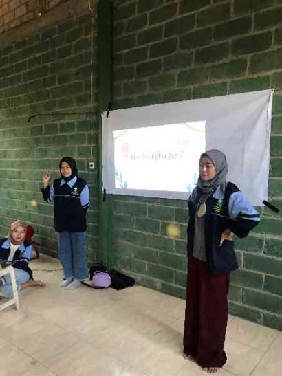 Program Baksos Terkait Pentingnya Menjaga Lingkungan Sekitar Kepada Anak-Anak Dusun Kalisidi oleh Mahasiswa KKN UIN WS