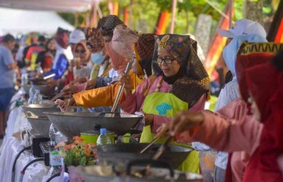 Come.. Come.. Kota Padang is Inviting You to See Festival Pawai Budaya bersama 98 Kota Se-Indonesia!