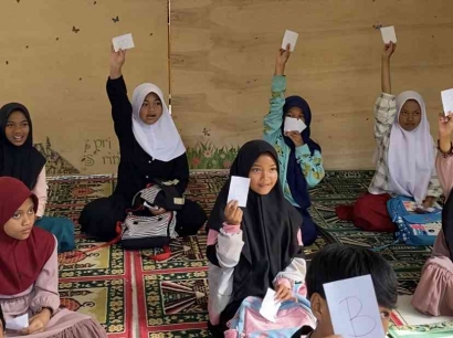 KKN Tematik UPI 2022: Pendataan Kemampuan Anak Santri Diniyah Melalui Perlombaan pada Kegiatan Memperingati Tahun Baru Islam