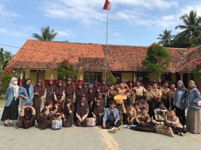 KKN UPI Kelompok 115: Edukasi dan Lomba Pemanfaatan Sampah Plastik di Sekitar Pantai Karapyak Desa Bagolo Kabupaten Pangandaran