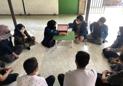 Bye-Bye Stress! Mahasiswa KKN UNDIP Kenalkan Strategi Manajemen Stres pada Remaja Mugassari