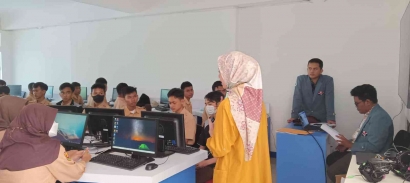 RPL UPI Mengenalkan Social Coding Kepada Siswa SMK Negeri 13 Bandung