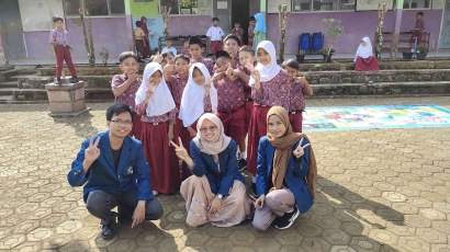 Ultabi Hadir, Siswa Happy! Mahasiswa KKN Undip Berikan Edukasi Pengenalan Sampah Organik dan Anorganik pada Siswa Sekolah Dasar
