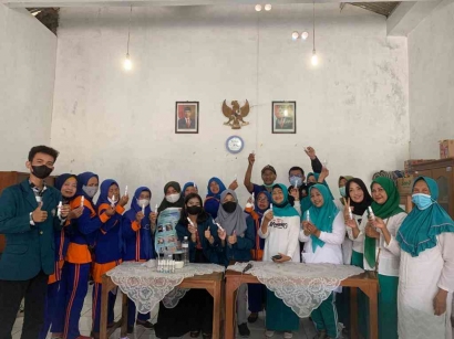 Penyuluhan Pembuatan Hand Sanitizer Berbahan Alami Oleh Mahasiswa KKN Tim II Universitas Diponegoro
