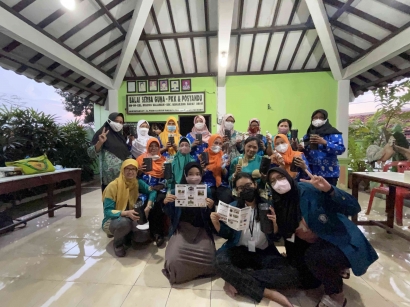 Mahasiswa KKN Tim II UNDIP Turut Mewujudkan Ketahanan Pangan dengan Pelatihan Pemanfaatan Barang Bekas sebagai Media Tanam Hidroponik