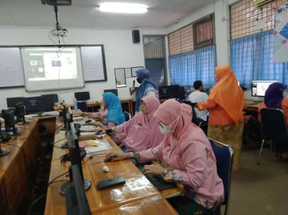 Pelatihan Media Pembelajaran Digital untuk Guru-Guru SMK