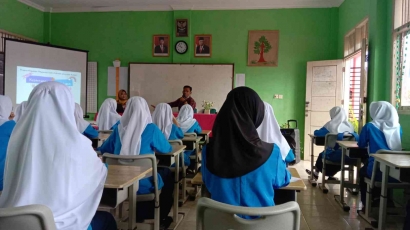 Peningkatan Kesantunan Berbahasa Indonesia pada Tingkat SMP